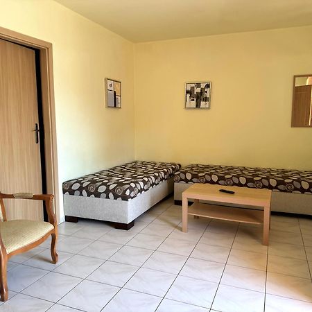 Apartmány Hawaii Patince Exteriér fotografie
