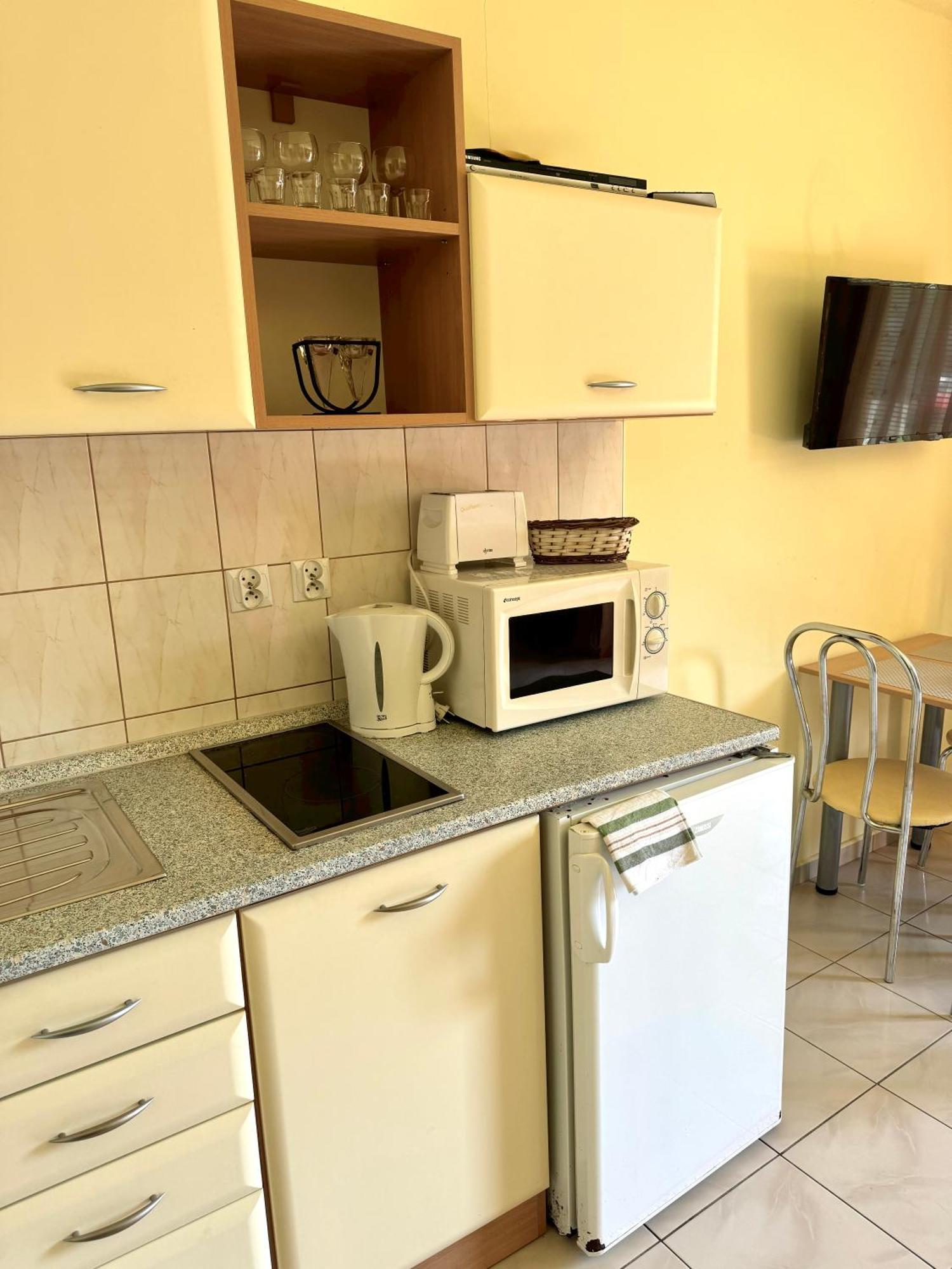 Apartmány Hawaii Patince Exteriér fotografie